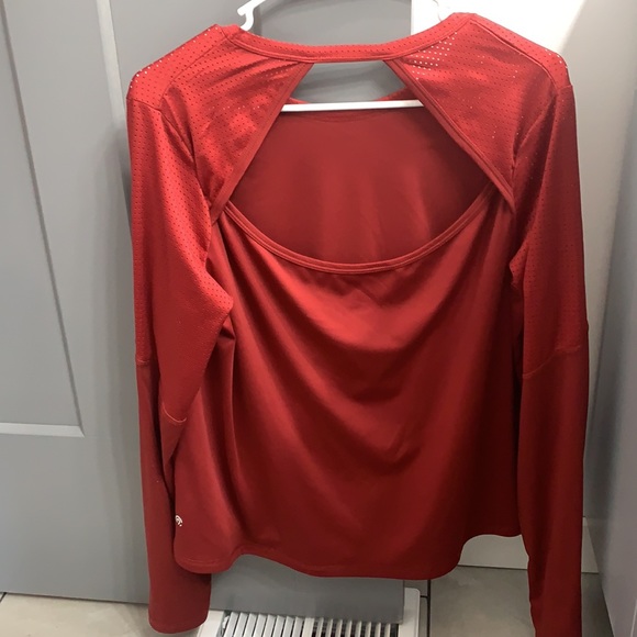 Red Champion workout long sleeve size XL - Picture 2 of 5